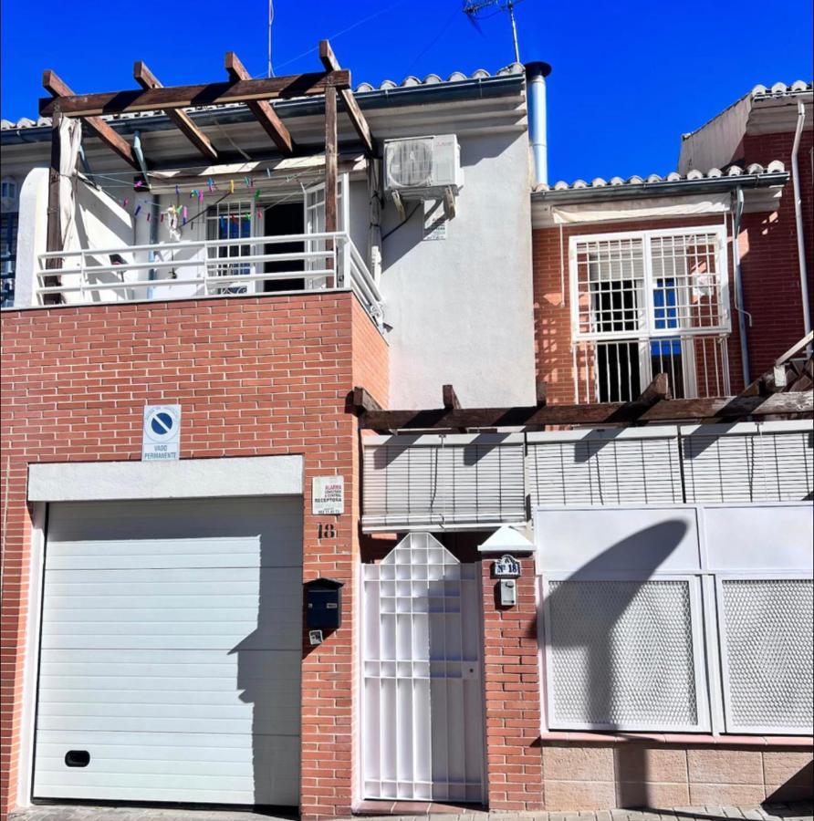 格拉纳达Casa Ideal Familias Y Grupos Con Balcones Exterior Soleada Patios Cerca Alhambra, Sierra Nevada, Rio Genil, Lancha Del Genil, Parque Llano Y Reloj Del Sol Con Barbacoas, Campo De Futbol, Circuito Gimnasia公寓 外观 照片