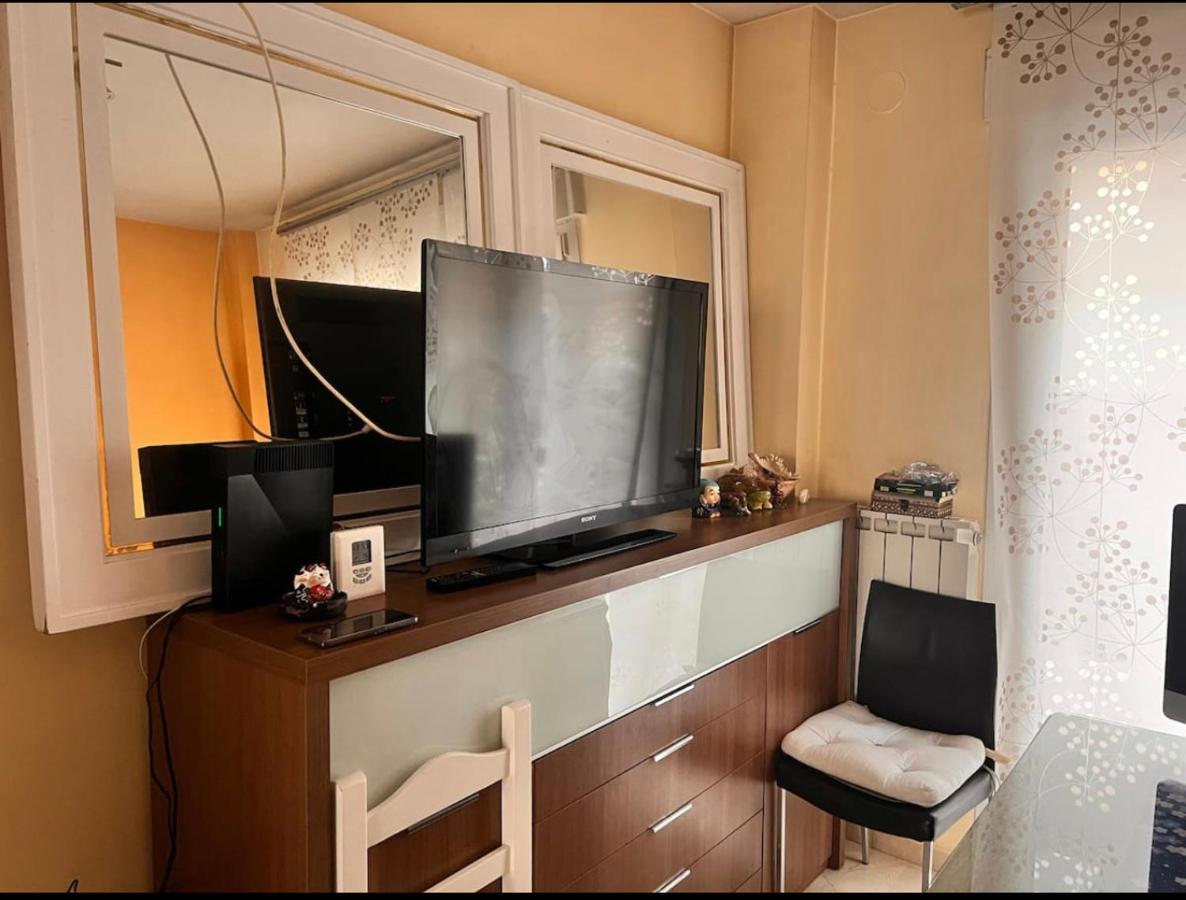 格拉纳达Casa Ideal Familias Y Grupos Con Balcones Exterior Soleada Patios Cerca Alhambra, Sierra Nevada, Rio Genil, Lancha Del Genil, Parque Llano Y Reloj Del Sol Con Barbacoas, Campo De Futbol, Circuito Gimnasia公寓 外观 照片