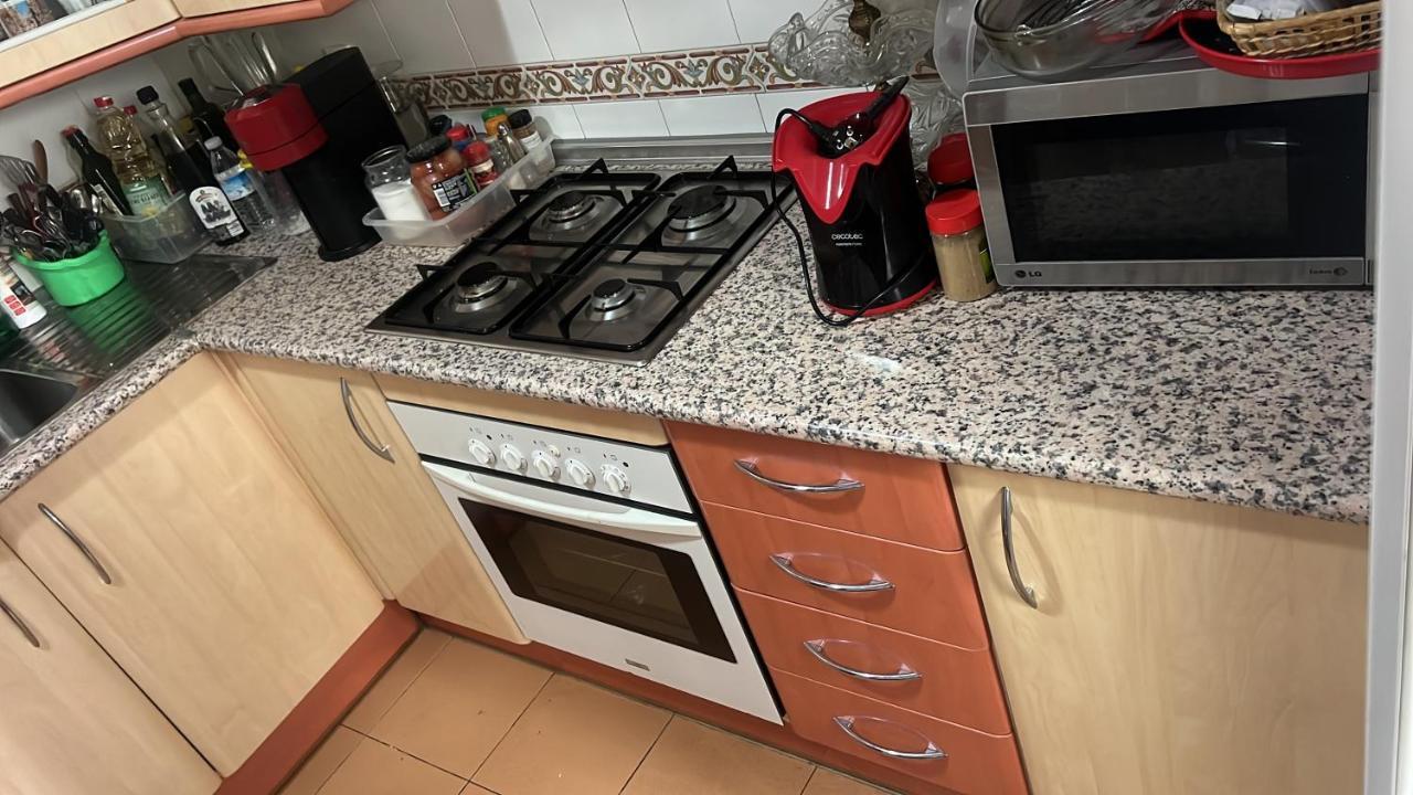 格拉纳达Casa Ideal Familias Y Grupos Con Balcones Exterior Soleada Patios Cerca Alhambra, Sierra Nevada, Rio Genil, Lancha Del Genil, Parque Llano Y Reloj Del Sol Con Barbacoas, Campo De Futbol, Circuito Gimnasia公寓 外观 照片