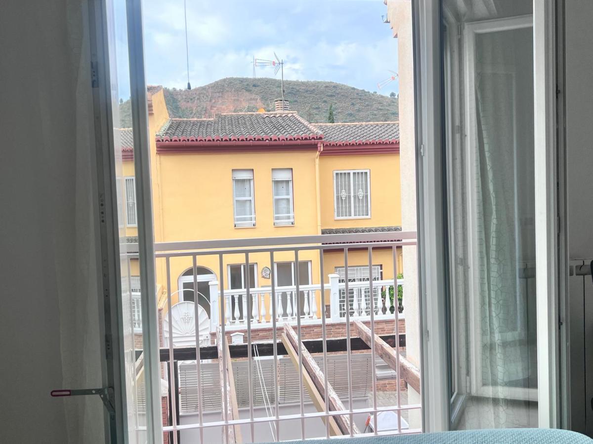 格拉纳达Casa Ideal Familias Y Grupos Con Balcones Exterior Soleada Patios Cerca Alhambra, Sierra Nevada, Rio Genil, Lancha Del Genil, Parque Llano Y Reloj Del Sol Con Barbacoas, Campo De Futbol, Circuito Gimnasia公寓 外观 照片