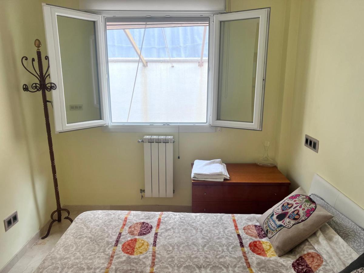 格拉纳达Casa Ideal Familias Y Grupos Con Balcones Exterior Soleada Patios Cerca Alhambra, Sierra Nevada, Rio Genil, Lancha Del Genil, Parque Llano Y Reloj Del Sol Con Barbacoas, Campo De Futbol, Circuito Gimnasia公寓 外观 照片