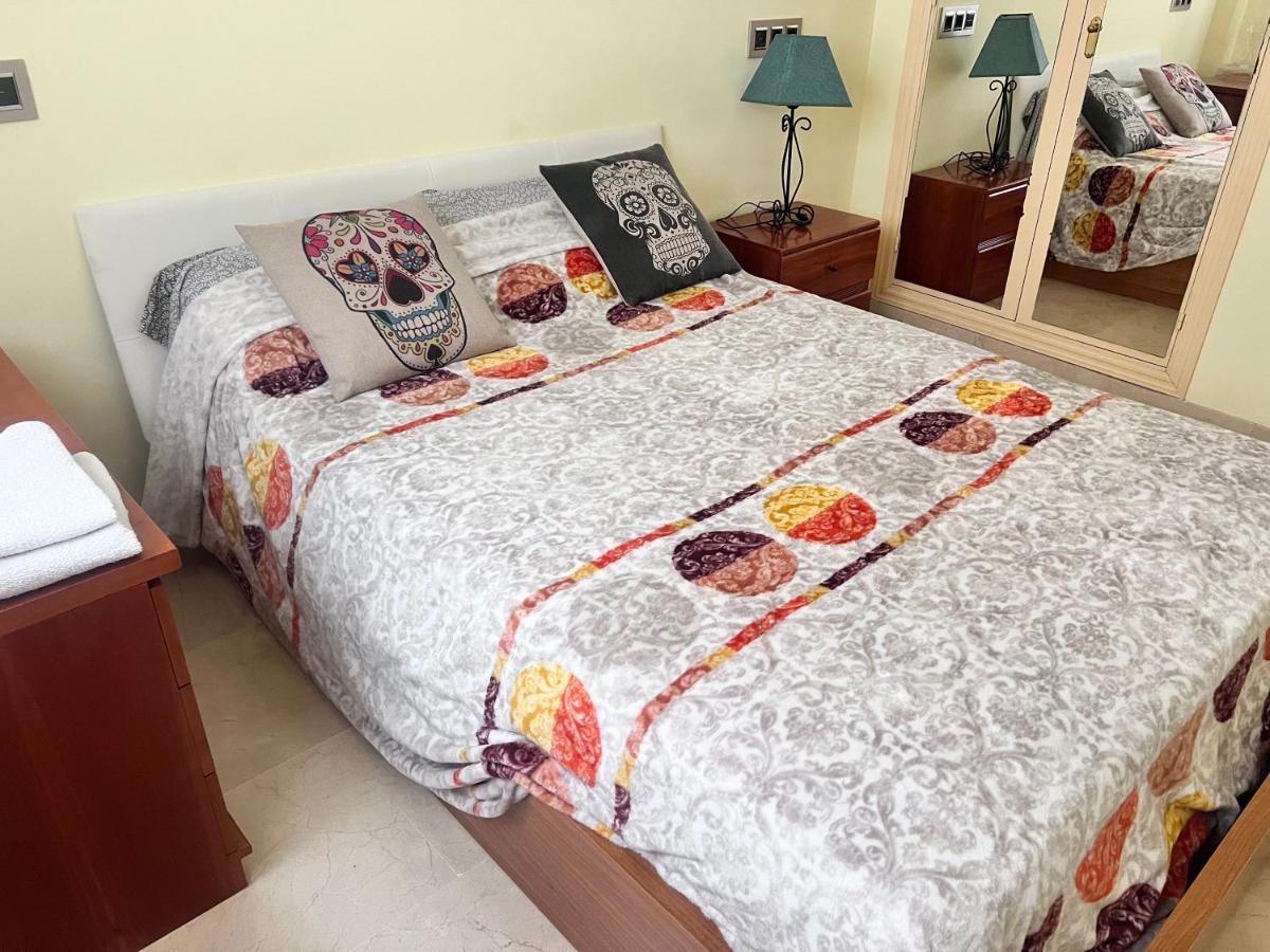 格拉纳达Casa Ideal Familias Y Grupos Con Balcones Exterior Soleada Patios Cerca Alhambra, Sierra Nevada, Rio Genil, Lancha Del Genil, Parque Llano Y Reloj Del Sol Con Barbacoas, Campo De Futbol, Circuito Gimnasia公寓 外观 照片