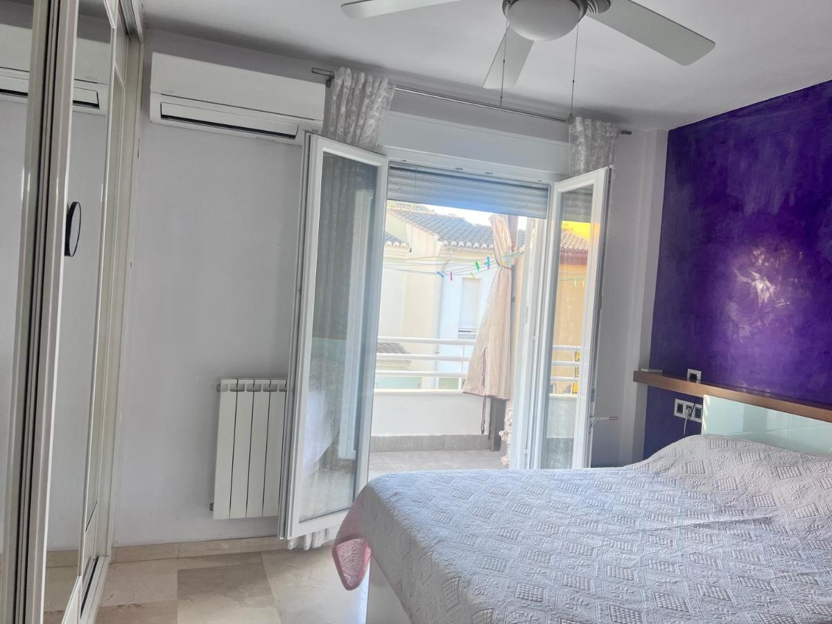 格拉纳达Casa Ideal Familias Y Grupos Con Balcones Exterior Soleada Patios Cerca Alhambra, Sierra Nevada, Rio Genil, Lancha Del Genil, Parque Llano Y Reloj Del Sol Con Barbacoas, Campo De Futbol, Circuito Gimnasia公寓 外观 照片