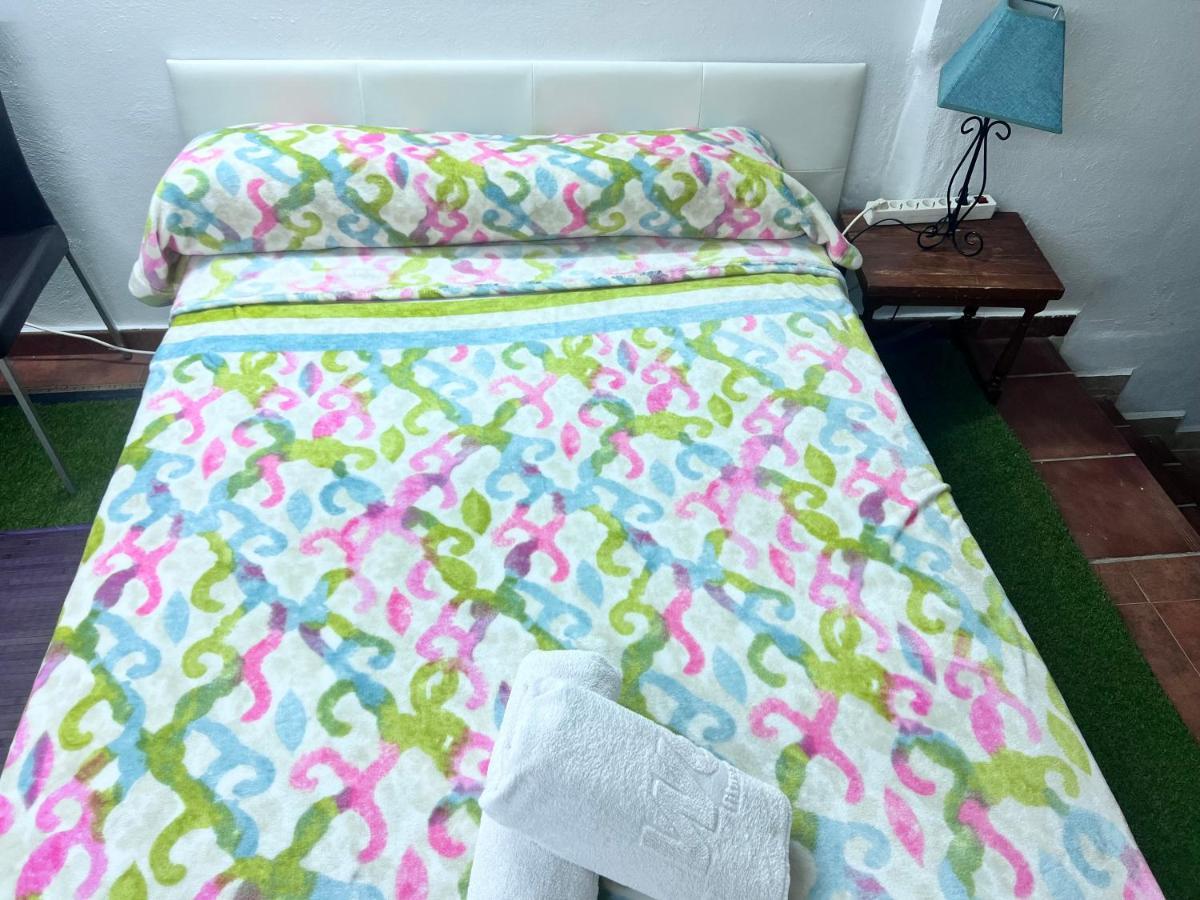 格拉纳达Casa Ideal Familias Y Grupos Con Balcones Exterior Soleada Patios Cerca Alhambra, Sierra Nevada, Rio Genil, Lancha Del Genil, Parque Llano Y Reloj Del Sol Con Barbacoas, Campo De Futbol, Circuito Gimnasia公寓 外观 照片