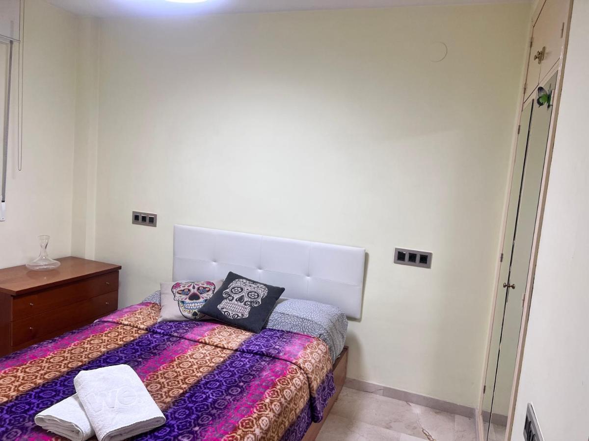 格拉纳达Casa Ideal Familias Y Grupos Con Balcones Exterior Soleada Patios Cerca Alhambra, Sierra Nevada, Rio Genil, Lancha Del Genil, Parque Llano Y Reloj Del Sol Con Barbacoas, Campo De Futbol, Circuito Gimnasia公寓 外观 照片