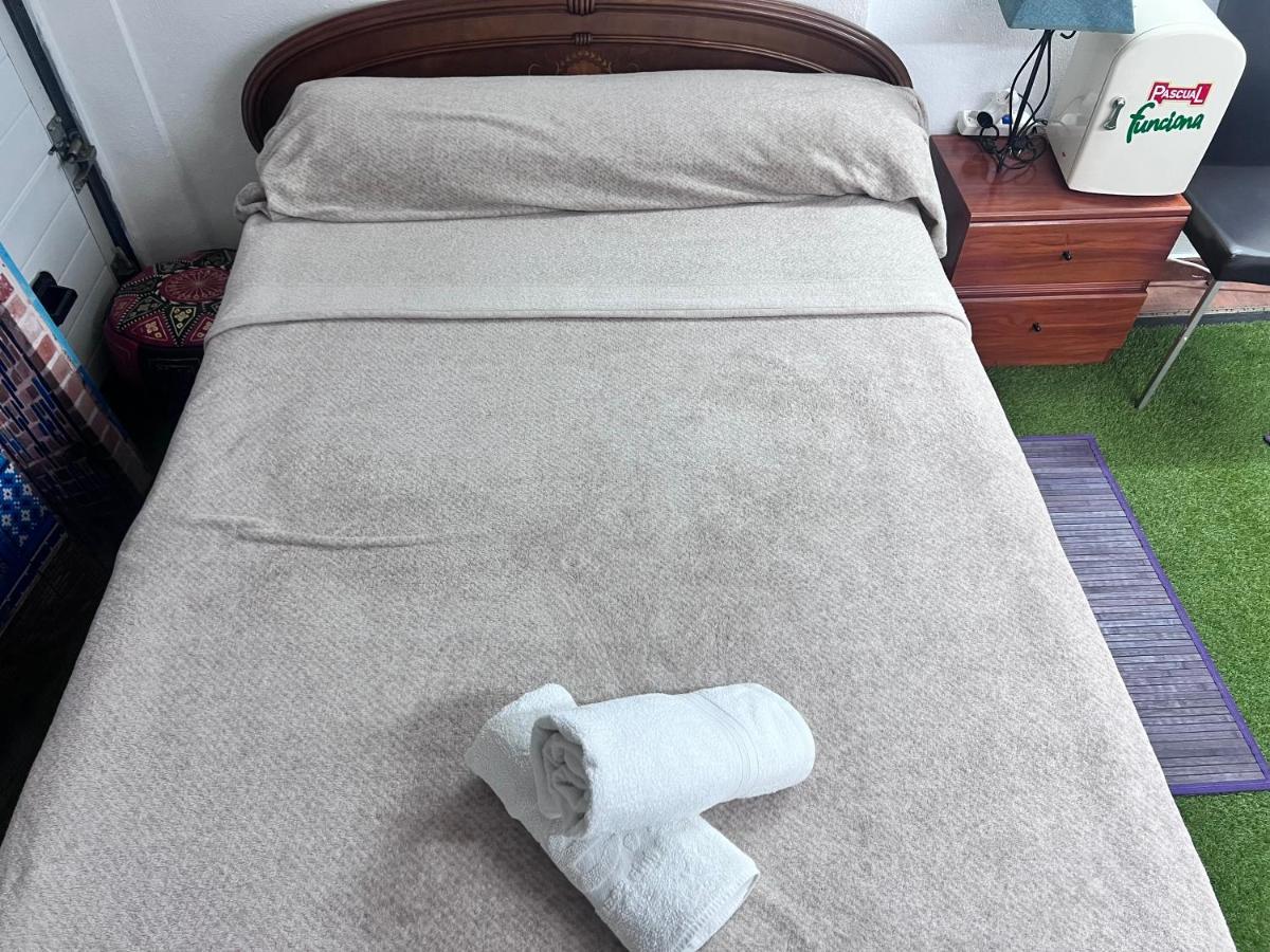 格拉纳达Casa Ideal Familias Y Grupos Con Balcones Exterior Soleada Patios Cerca Alhambra, Sierra Nevada, Rio Genil, Lancha Del Genil, Parque Llano Y Reloj Del Sol Con Barbacoas, Campo De Futbol, Circuito Gimnasia公寓 外观 照片