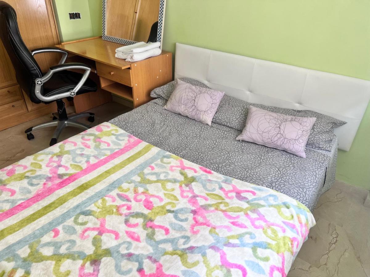 格拉纳达Casa Ideal Familias Y Grupos Con Balcones Exterior Soleada Patios Cerca Alhambra, Sierra Nevada, Rio Genil, Lancha Del Genil, Parque Llano Y Reloj Del Sol Con Barbacoas, Campo De Futbol, Circuito Gimnasia公寓 外观 照片